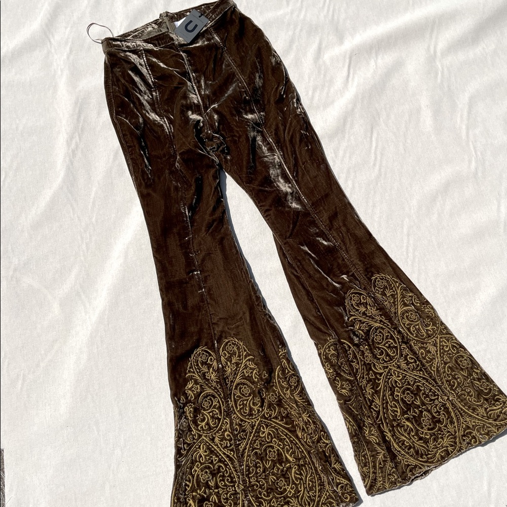 Understated Leather Stillwater Velvet Bell Bottom Pants. XS.